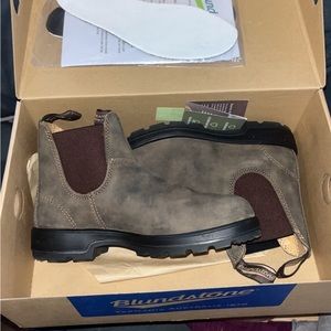 585 Women’s Classic Chelsea Blundstones